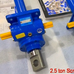 2.5 ton Machine Screw Jack - JTW-2.5T - Platform lifting device